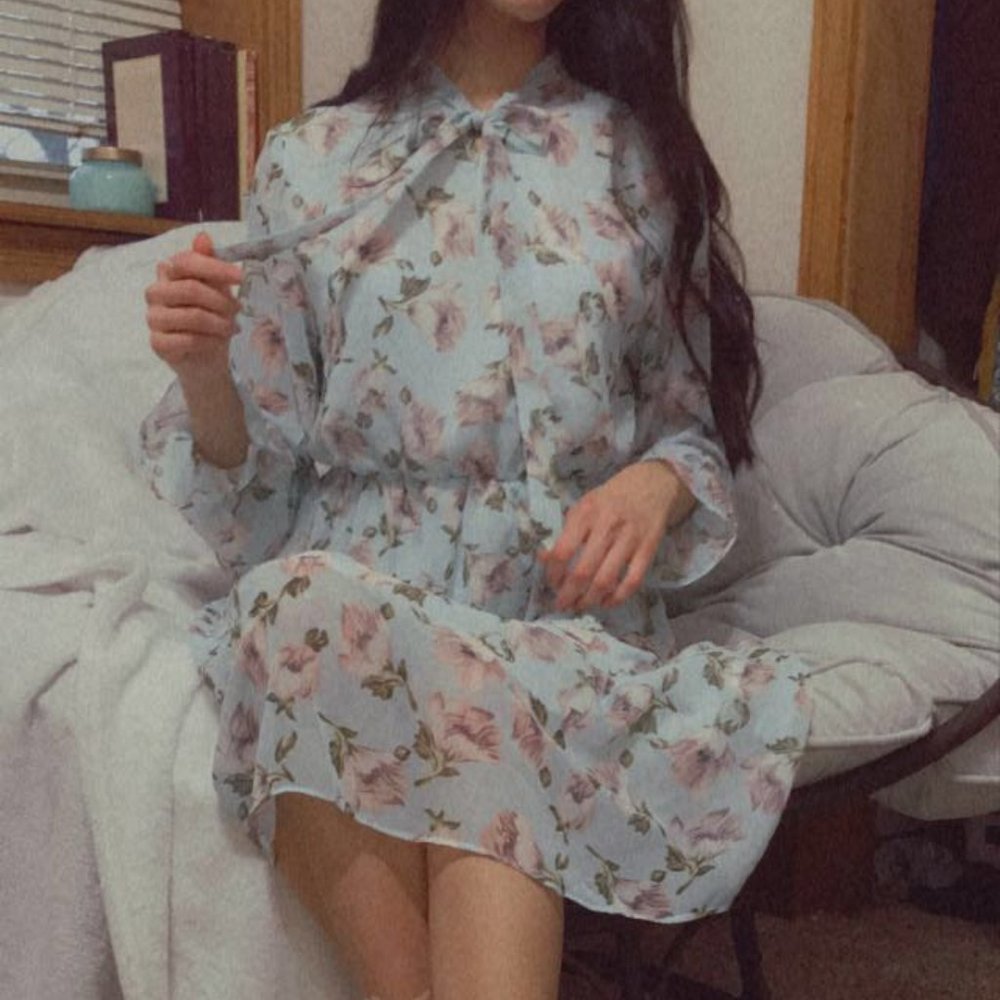 Dress - Picture 2 of 6